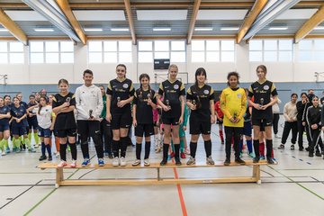 Bild 25 - C-Juniorinnen 3 Loewinnen Cup